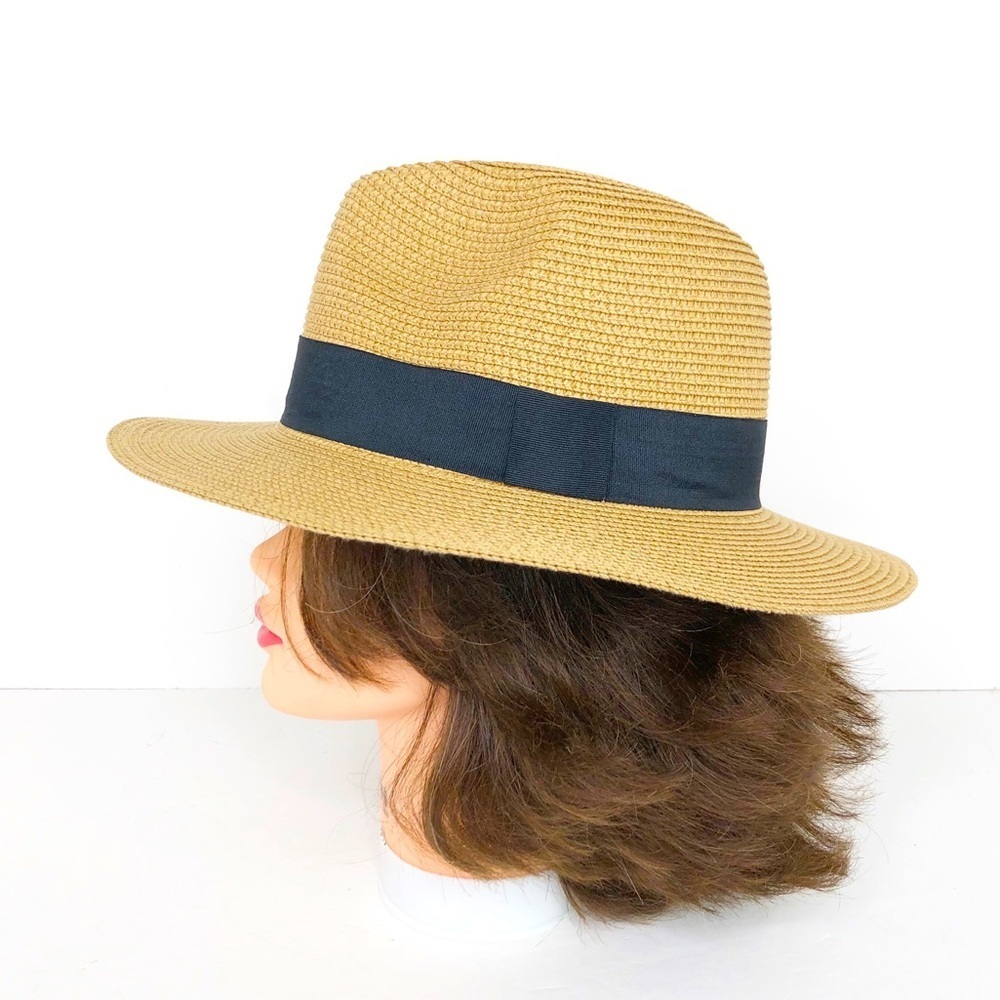 Fedora tan straw hat